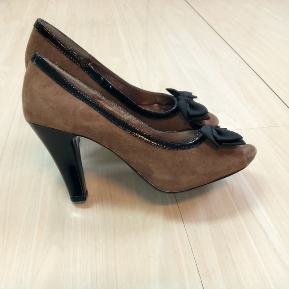 Sofft Shoes - Sofft peep toe suede leather shoes sz 7.5